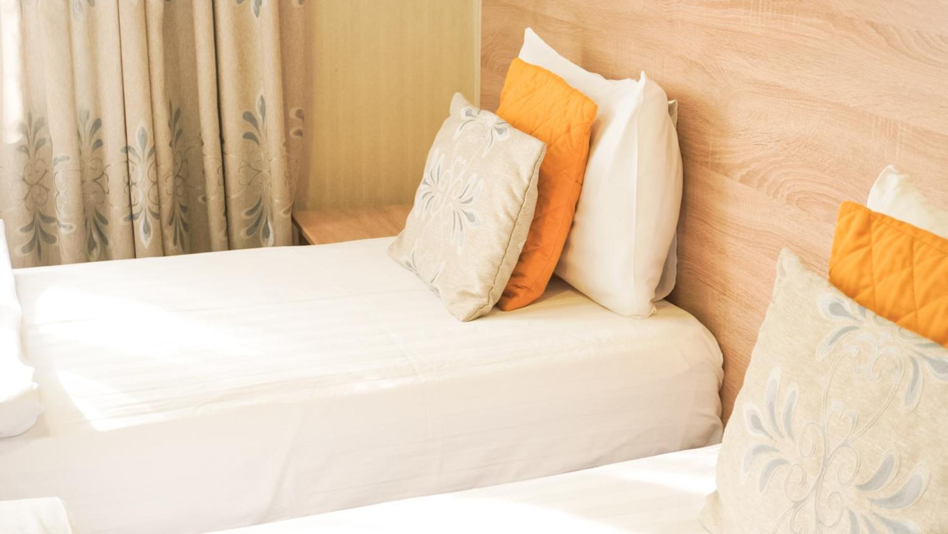 Hotel Silk Way Ałma Ata Zewnętrze zdjęcie