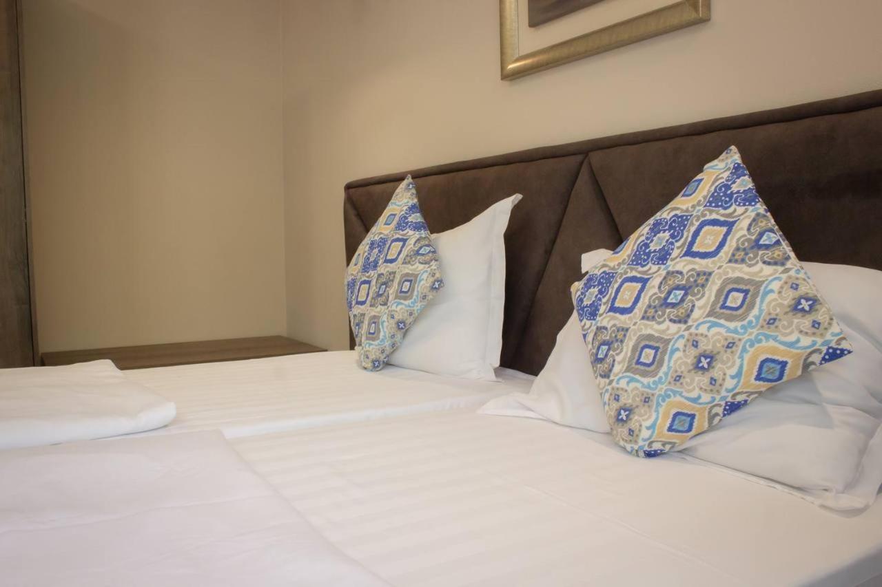 Hotel Silk Way Ałma Ata Zewnętrze zdjęcie
