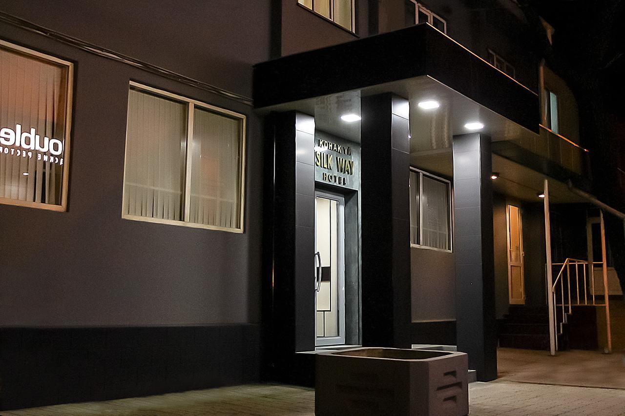 Hotel Silk Way Ałma Ata Zewnętrze zdjęcie