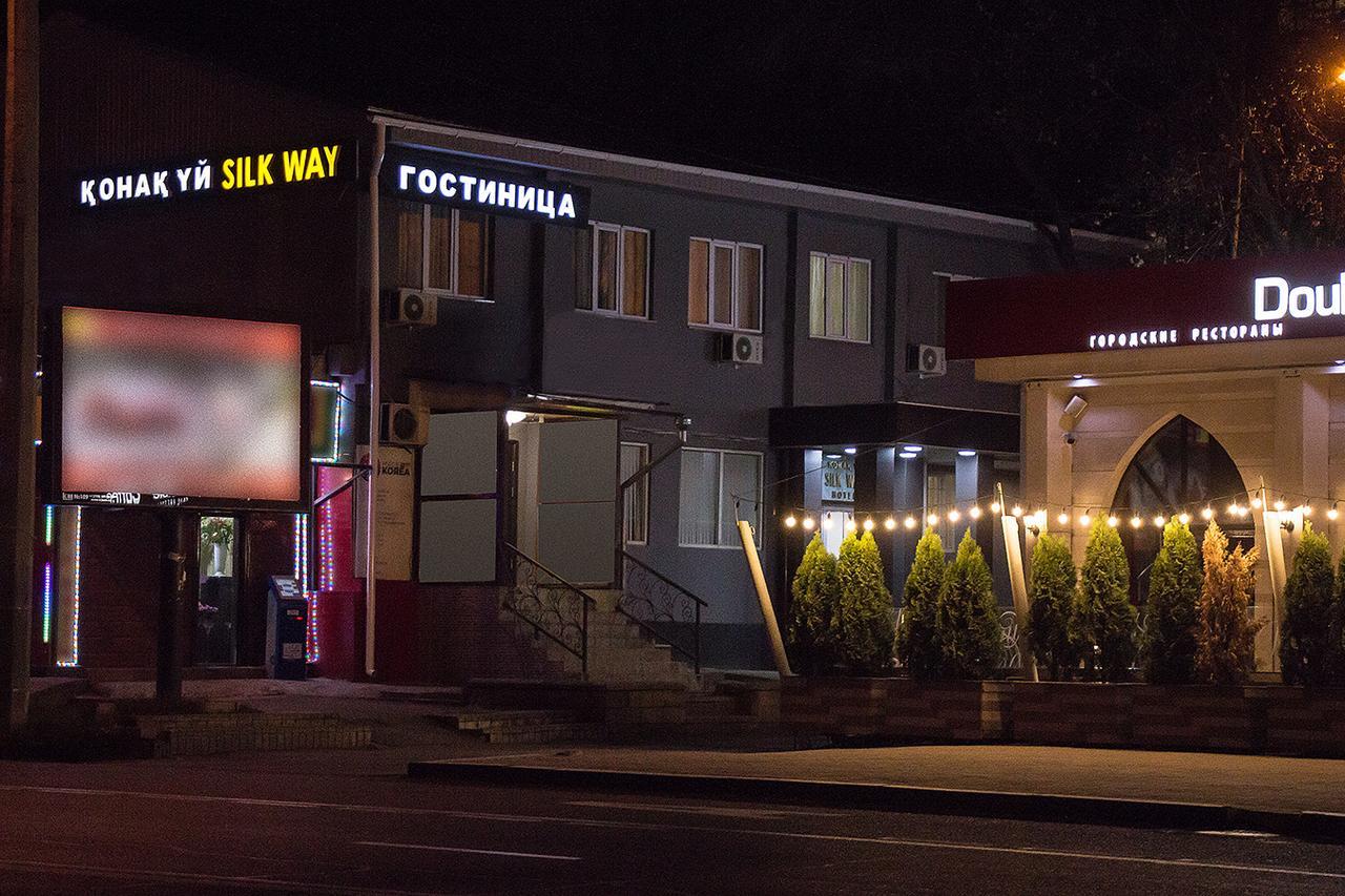 Hotel Silk Way Ałma Ata Zewnętrze zdjęcie